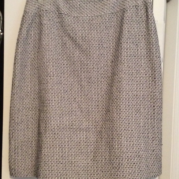 Worthington cute skirt with kick pleat