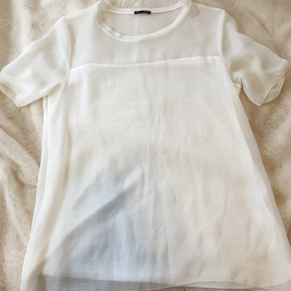 ❌SOLD❌Zara t shirt