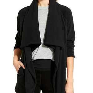 Athleta star Valley fleece wrap M black
