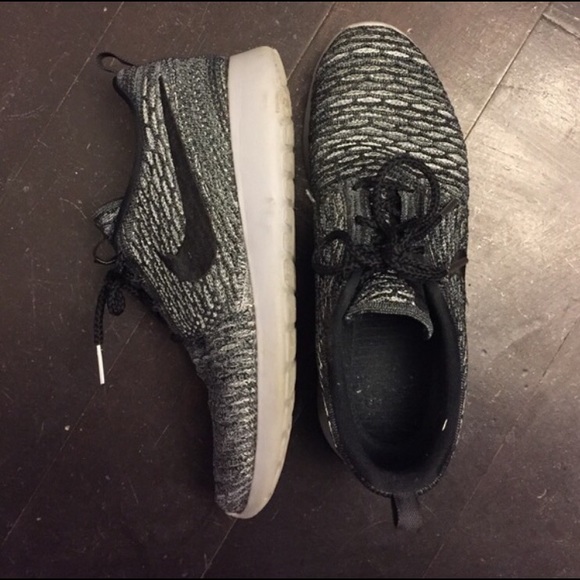 Nike Rosche Flyknit Women's size 10