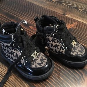 Michael Kors toddler shoes- Lil Mosley size 6 NWOT