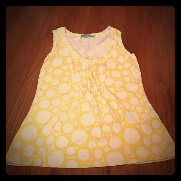 Sleeveless yellow Blouse