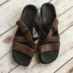 Clarks Women's Brown leather sandals 8M