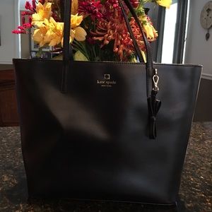 ✨SALE ✨ Like New! Kate Spade Black Leather Tote