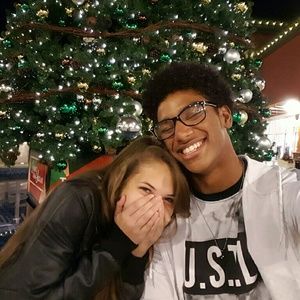 Meet your Posher, Malik