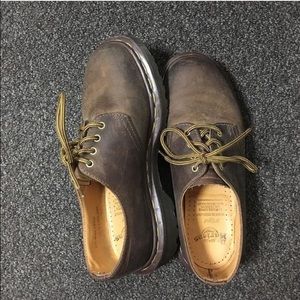 Dr. Martens Brown 1461