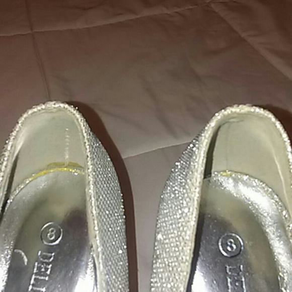 Heels - Picture 4 of 4