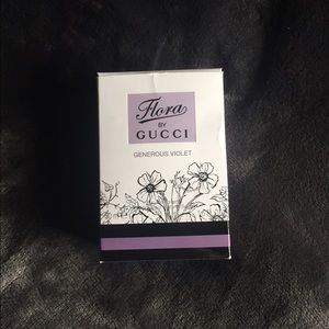 Gucci Generous Violet Perfume