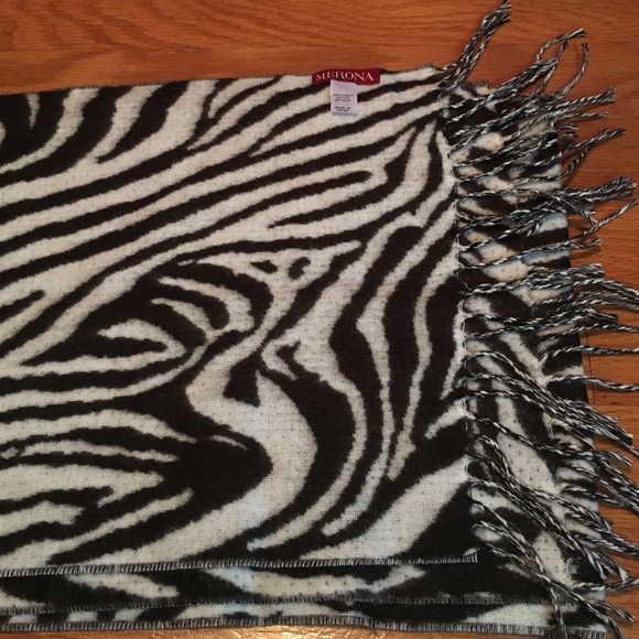 Merona zebra print fleece scarf