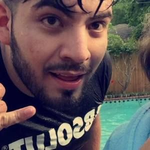 Meet your Posher, Moises