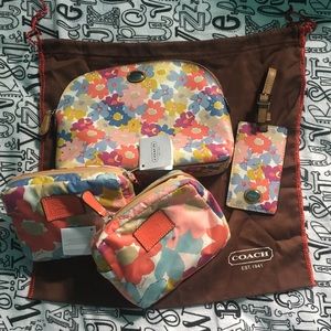 New, Auth Coach Accessory Bundle-Makeup Bag floral