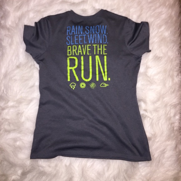 Training UnderArmour top . Comfortable material.