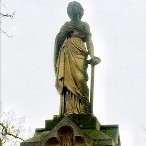 Meet your Posher, Catherine