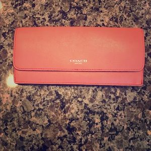 Coach Wallet amazing color great condition