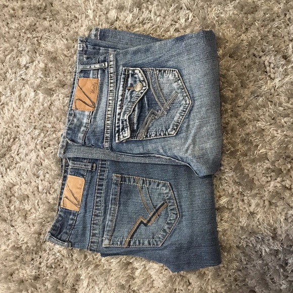 Vanity 26x37 Jeans! Hard size to find!