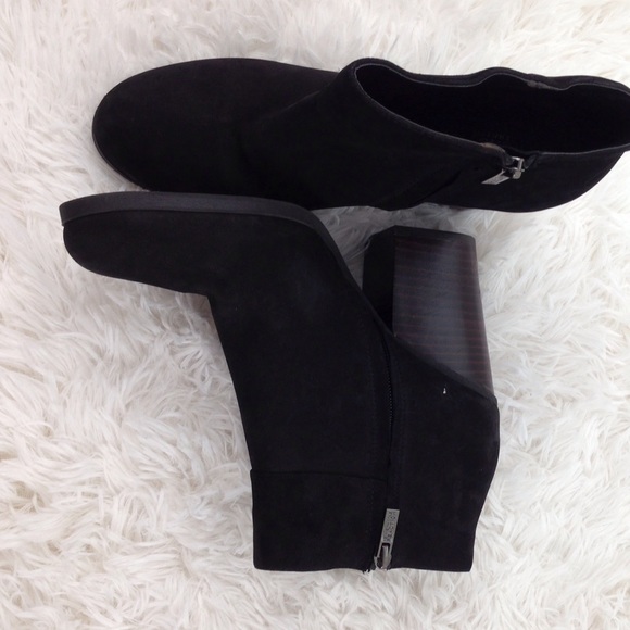 Kenneth Cole Reaction Might Be Ankle Boot - Picture 2 of 5