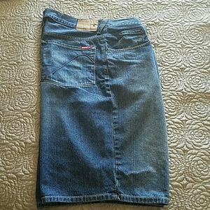 🎉Final Mark Down 🎉Men's Guess Jean Shorts