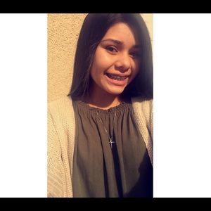 Meet your Posher, Mia