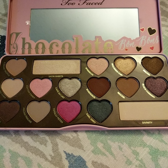 Too faced chocolate bon bon pallete.  Used.