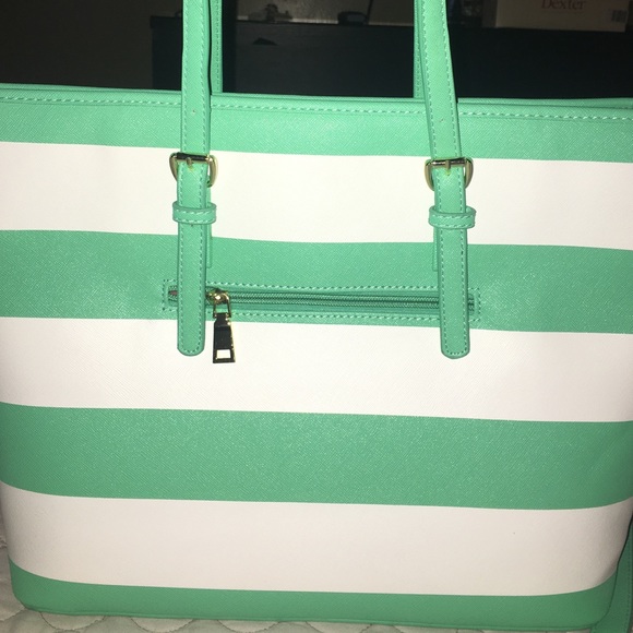 Purse - Picture 2 of 3