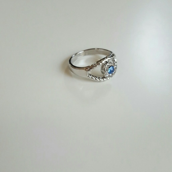 Flower Eye Ring - Picture 3 of 5