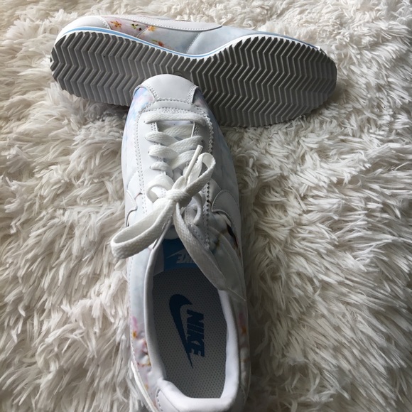 New Women's Nike Cherry Blossom Cortez Sneakers - Picture 7 of 8