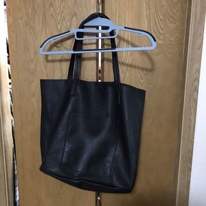 Black slouchy hand bag NWOT 💕SALE💕