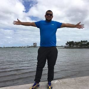 Meet your Posher, Hector luis