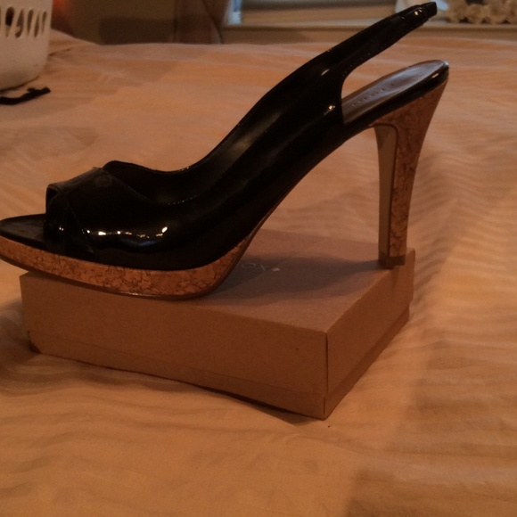 👠 Black peep toe heels - Picture 2 of 3