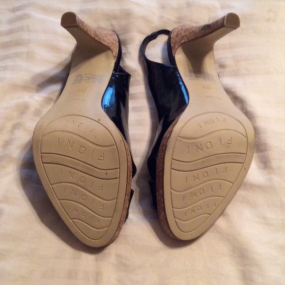 👠 Black peep toe heels - Picture 3 of 3