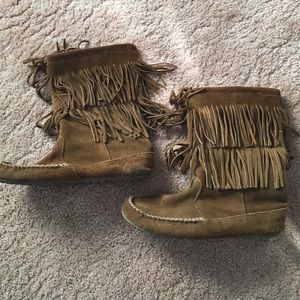 Minnetonka Moccasin boots