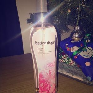 Bodycology mist in the smell of sweet love