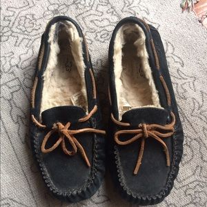 Ugg Australia low cut moccasin loafers sz7