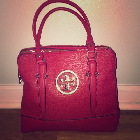 Faux Torey Burch bag!