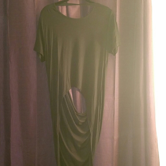 Black backless tshirt