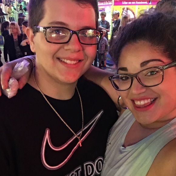 Meet your Posher, Travis - Picture 1 of 1