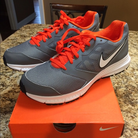 SOLD!!- Mens Nike Downshifter 6, Size 9 - Picture 1 of 4