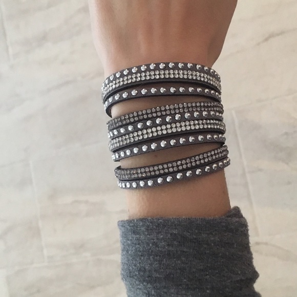 Wrap studded bracelet - Picture 2 of 5