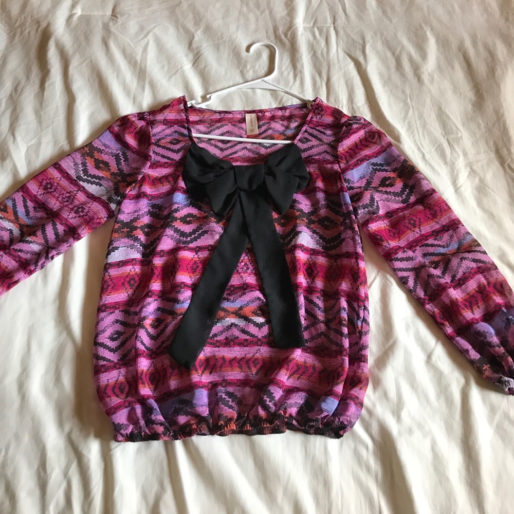 Patterned blouse with bow