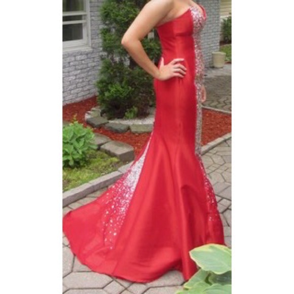 JOVANI
