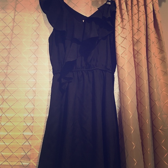 BCBG dress with pockets!