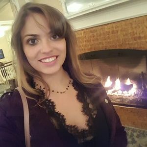 Meet your Posher, Alexis