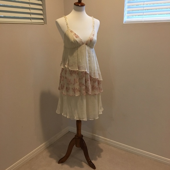 Whimsical flowing Elizabeth and James dress