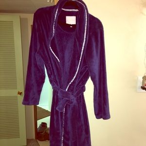 VS plush robe