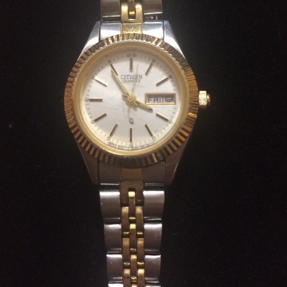 🔴SOLD🔴Citizen quartz watch. Stainless steel. - Picture 2 of 3