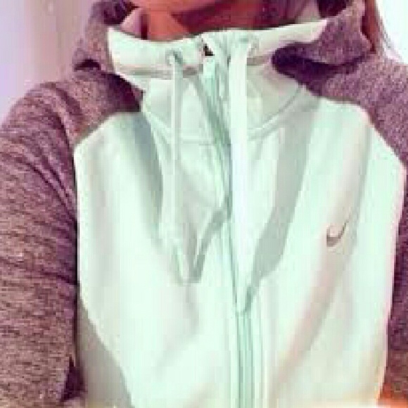 ISO these nike hoodies - Picture 2 of 4