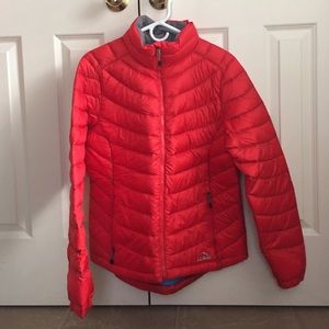 Red Womens L.L. Bean lightweight down jacket sz L