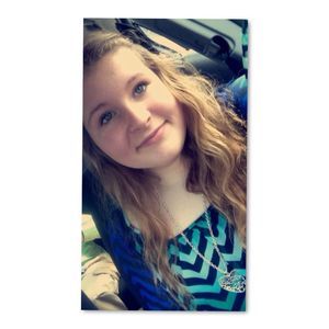 Meet your Posher, Claire