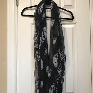Skull scarf