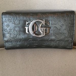 NEW GUESS WALLET in pewter with rhinestones